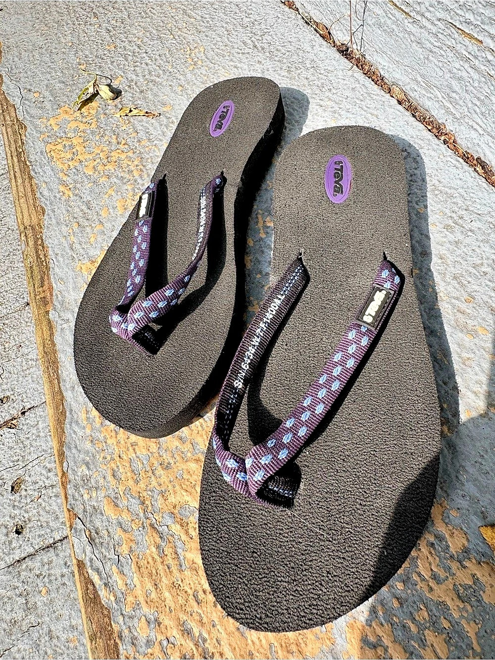 Reef Women's Black & Purple Strappy Sandals US 7
